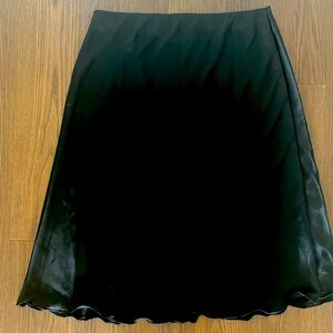 Nicole Miller Women’s Satin Skirt
Size: XL | Black